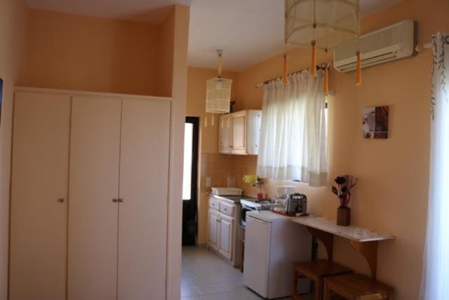 Avra Apartments room 4